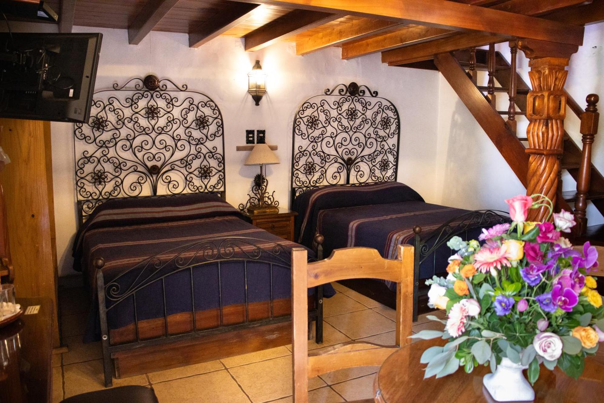 Pátzcuaro Hotel Los Escudos מראה חיצוני תמונה
