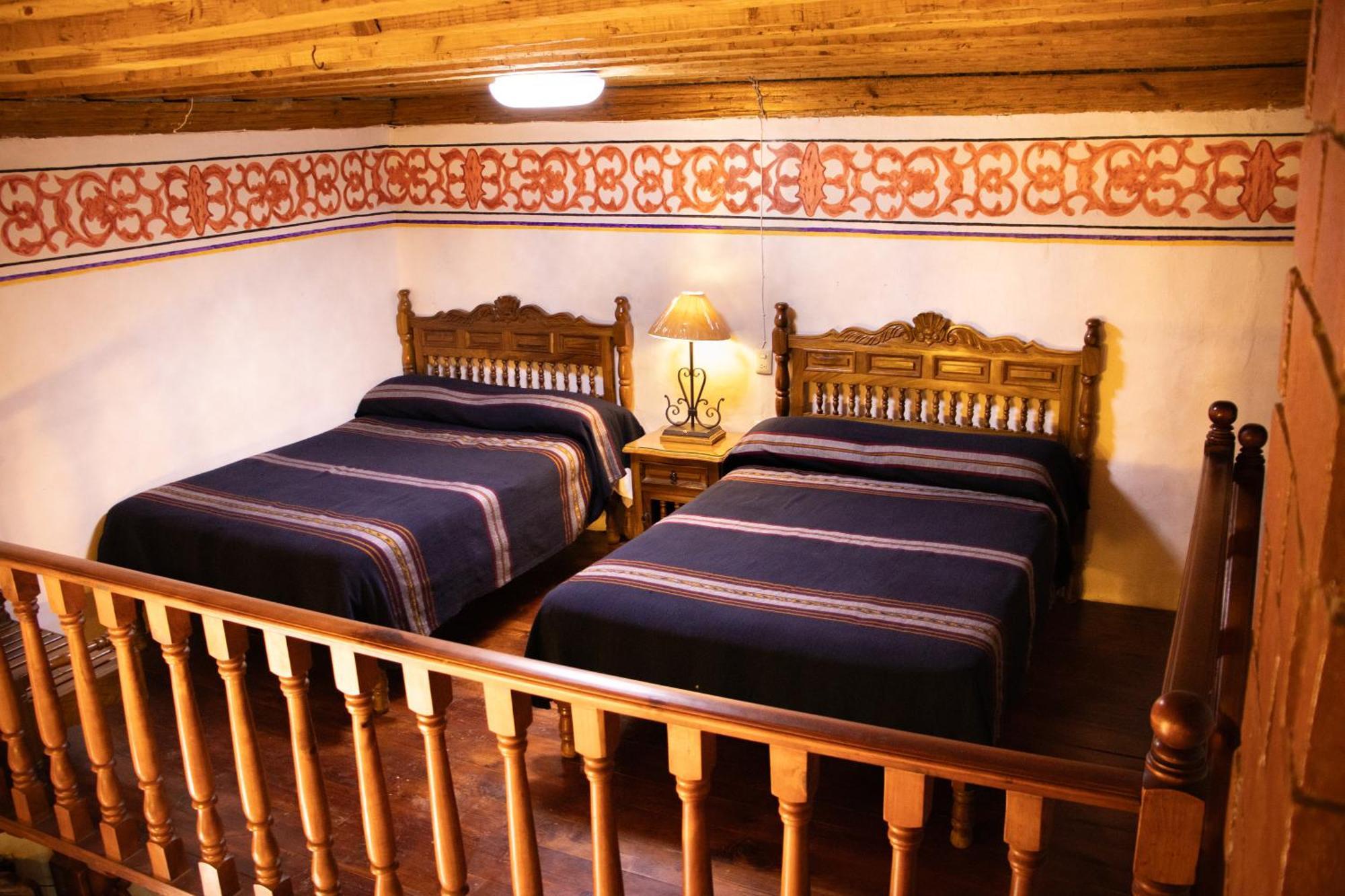 Pátzcuaro Hotel Los Escudos מראה חיצוני תמונה