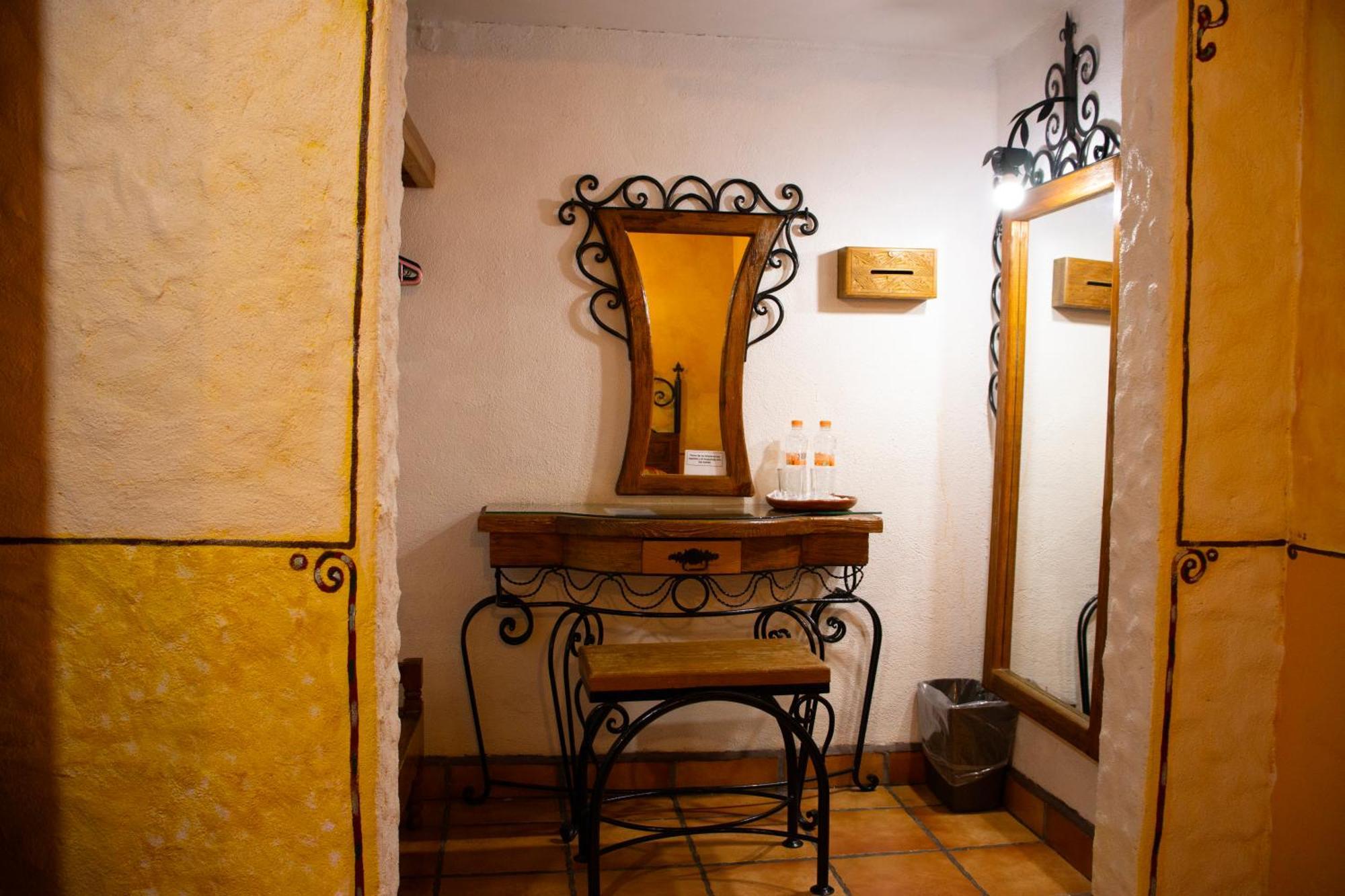 Pátzcuaro Hotel Los Escudos מראה חיצוני תמונה