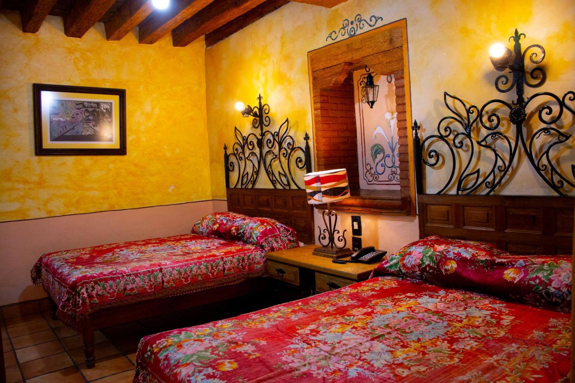 Pátzcuaro Hotel Los Escudos מראה חיצוני תמונה