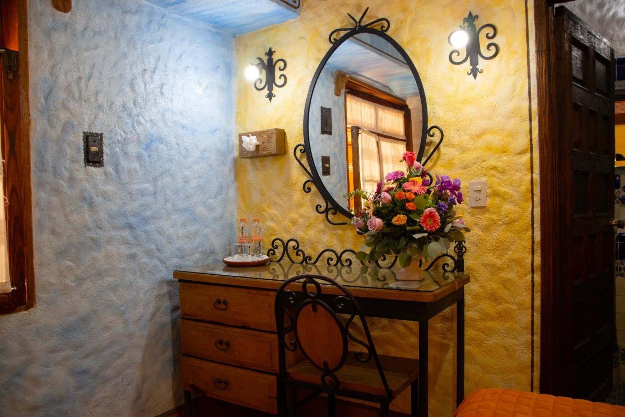 Pátzcuaro Hotel Los Escudos מראה חיצוני תמונה