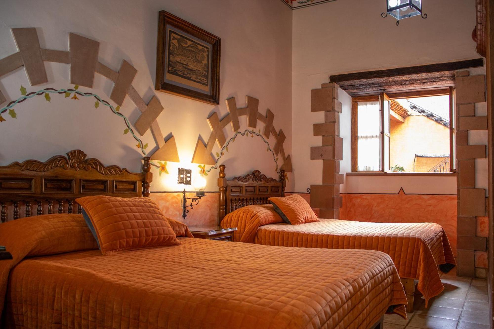 Pátzcuaro Hotel Los Escudos מראה חיצוני תמונה