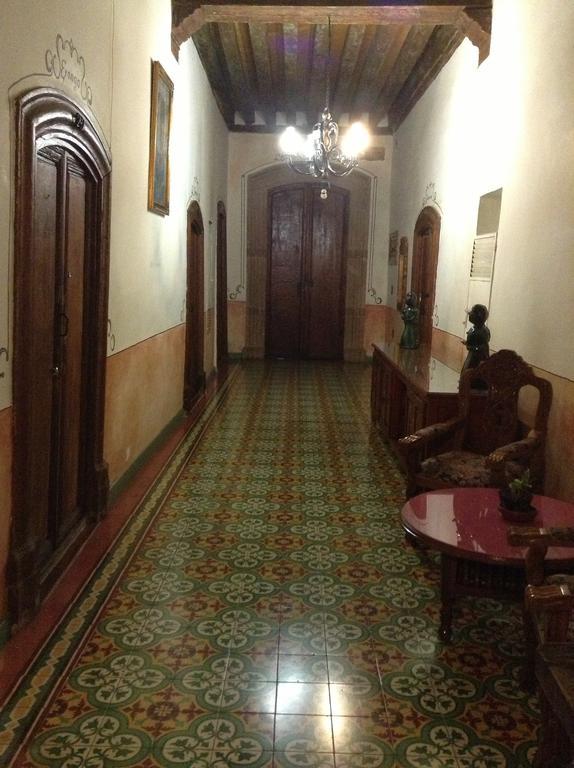 Pátzcuaro Hotel Los Escudos מראה חיצוני תמונה