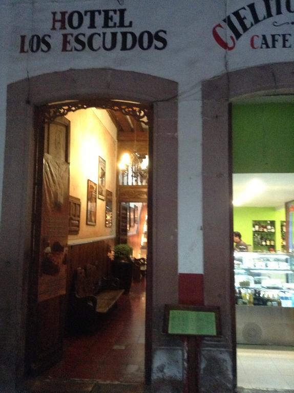 Pátzcuaro Hotel Los Escudos מראה חיצוני תמונה