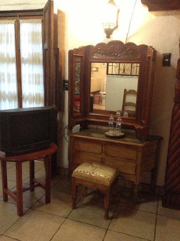 Pátzcuaro Hotel Los Escudos מראה חיצוני תמונה