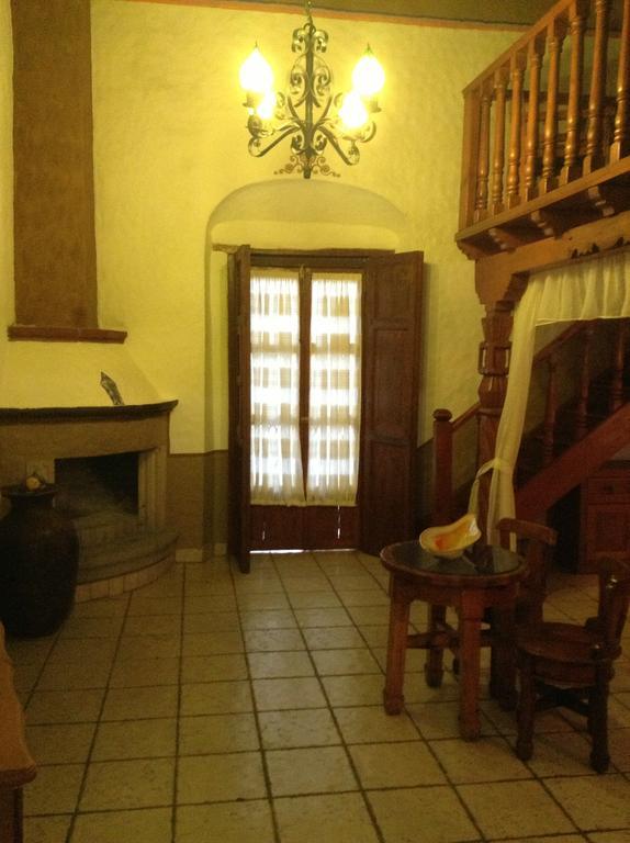 Pátzcuaro Hotel Los Escudos מראה חיצוני תמונה