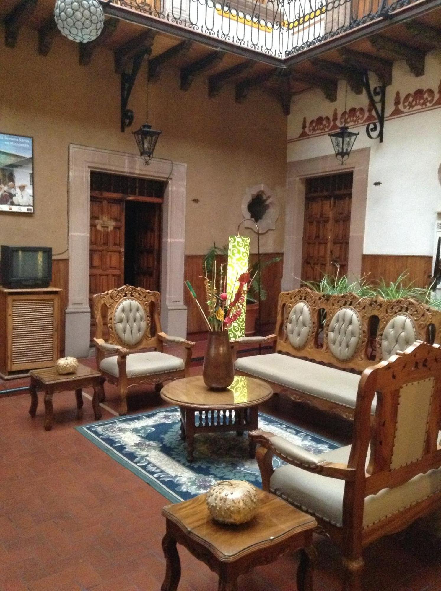 Pátzcuaro Hotel Los Escudos מראה חיצוני תמונה