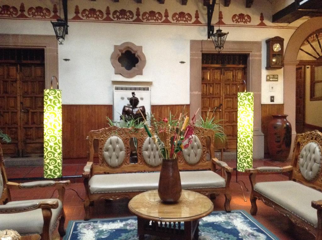 Pátzcuaro Hotel Los Escudos מראה חיצוני תמונה